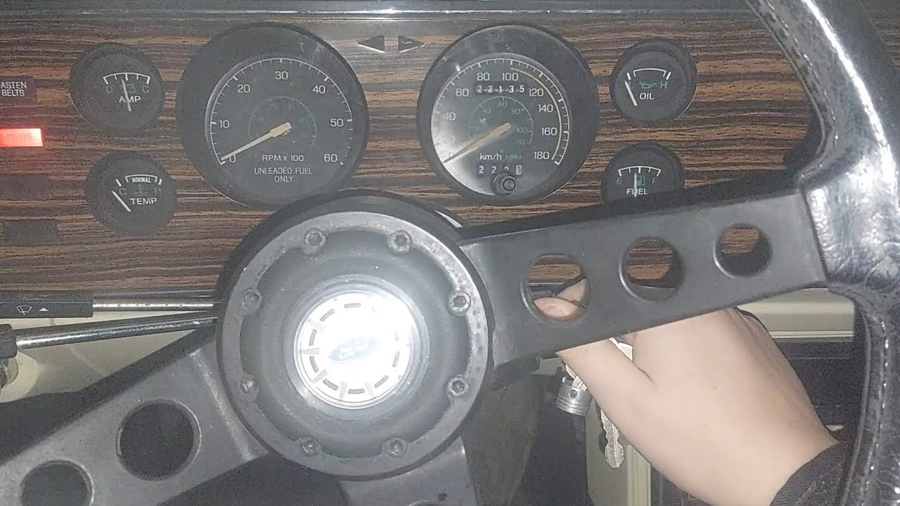 Три классических Ford заводятся в -30-градусный мороз. Заведутся ли?