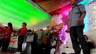 Download Lagu Tuan Rumah Pihak Pria Menyayikan Lagu Penasaran bersama OT Mahendra MP3