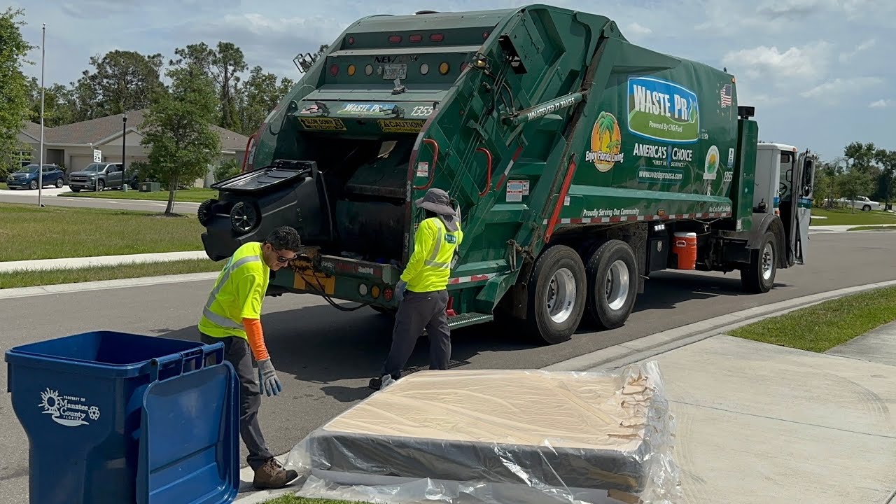 Waste Pros Rear Loader Waste Pro CNG Mack LEU New Way Rear Loader Garbage Truck Packing a ...