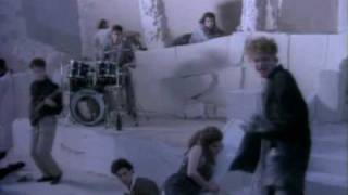 Watch Simply Red Come To My Aid video