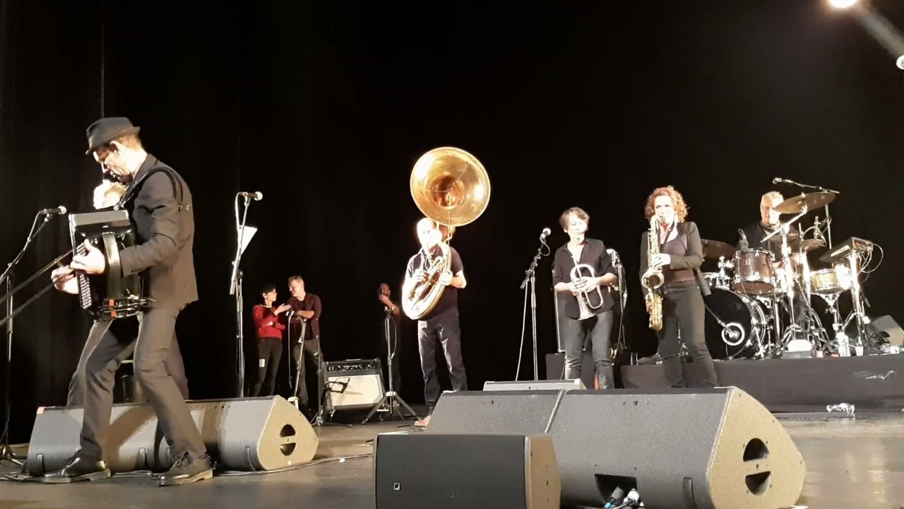 TÊTES RAIDES Feat. Hakim Hamadouche - 