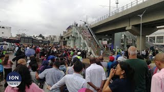At Rose Hill, an enthusiastic crowd gathers for the metro station to enter screenshot 2
