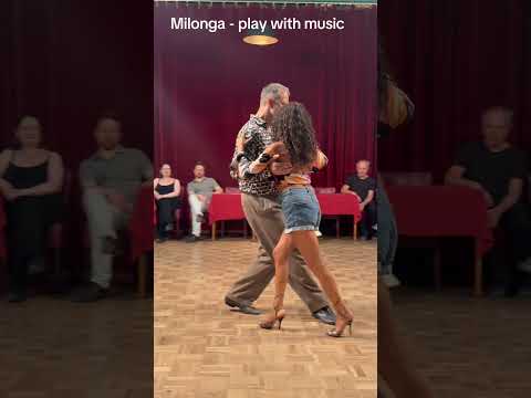 Silvana Anfossi (Milonga Campeona 2007) & Rafael Busch- Class Demo Milonga #tango #tangoargentino