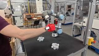 Intuitive Spatial Tactile Feedback in Human-Robot Collaboration