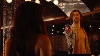 特工、逃犯、嬉皮士、歌手与邪教徒齐聚死神潜伏的破败酒店《皇家酒店谋杀案》