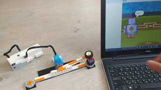 Reaction Game - LEGO Boost + Scratch