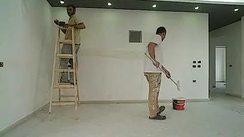 اللون الاول وايت