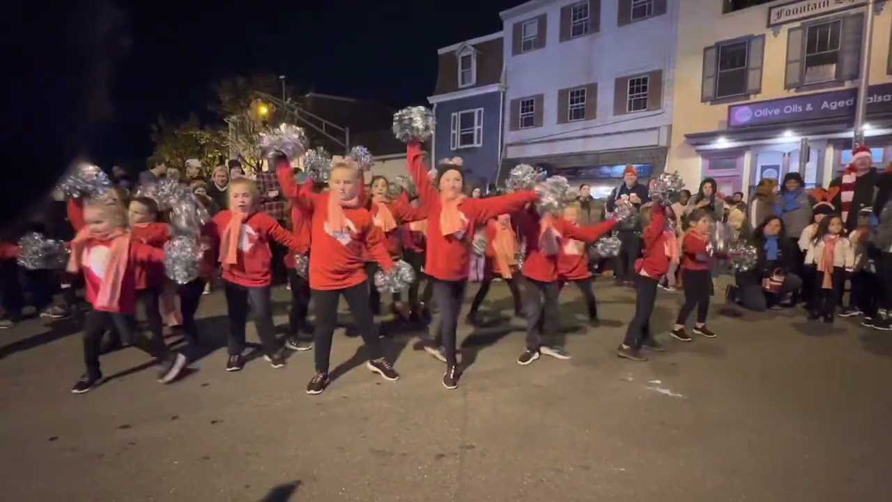 Elf Crew Mt Holly (Holly’s remix)