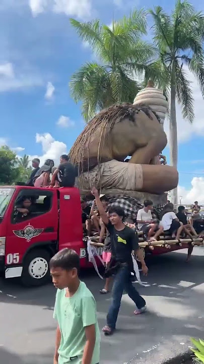 Ogoh ogoh Tulak Tunggul Otw Alun Alun Kota Gianyar