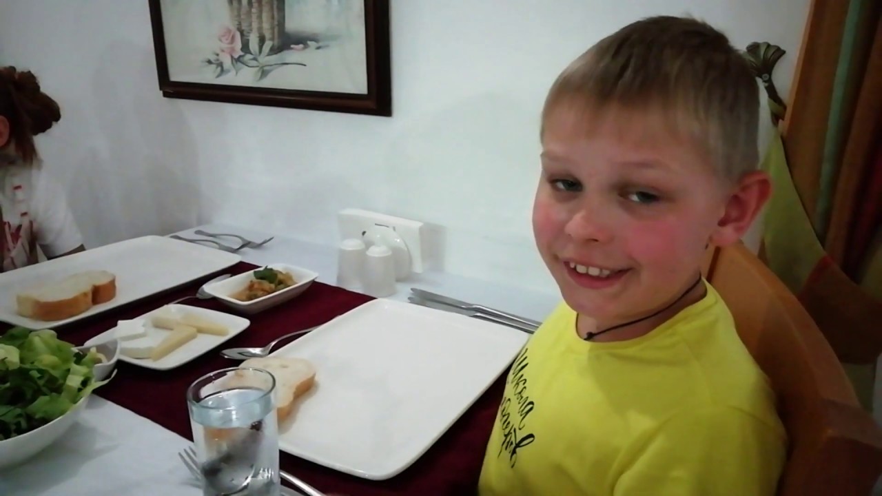 Рыба хорошо,  а мясо лучше:)