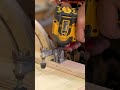 Comment fabriquer un gabarit de coupe inclinée PARFAIT pour votre scie sur table !
