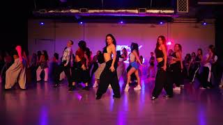 The Pussycat Dolls - Buttons | Choreography by: Melendres Twins Guide