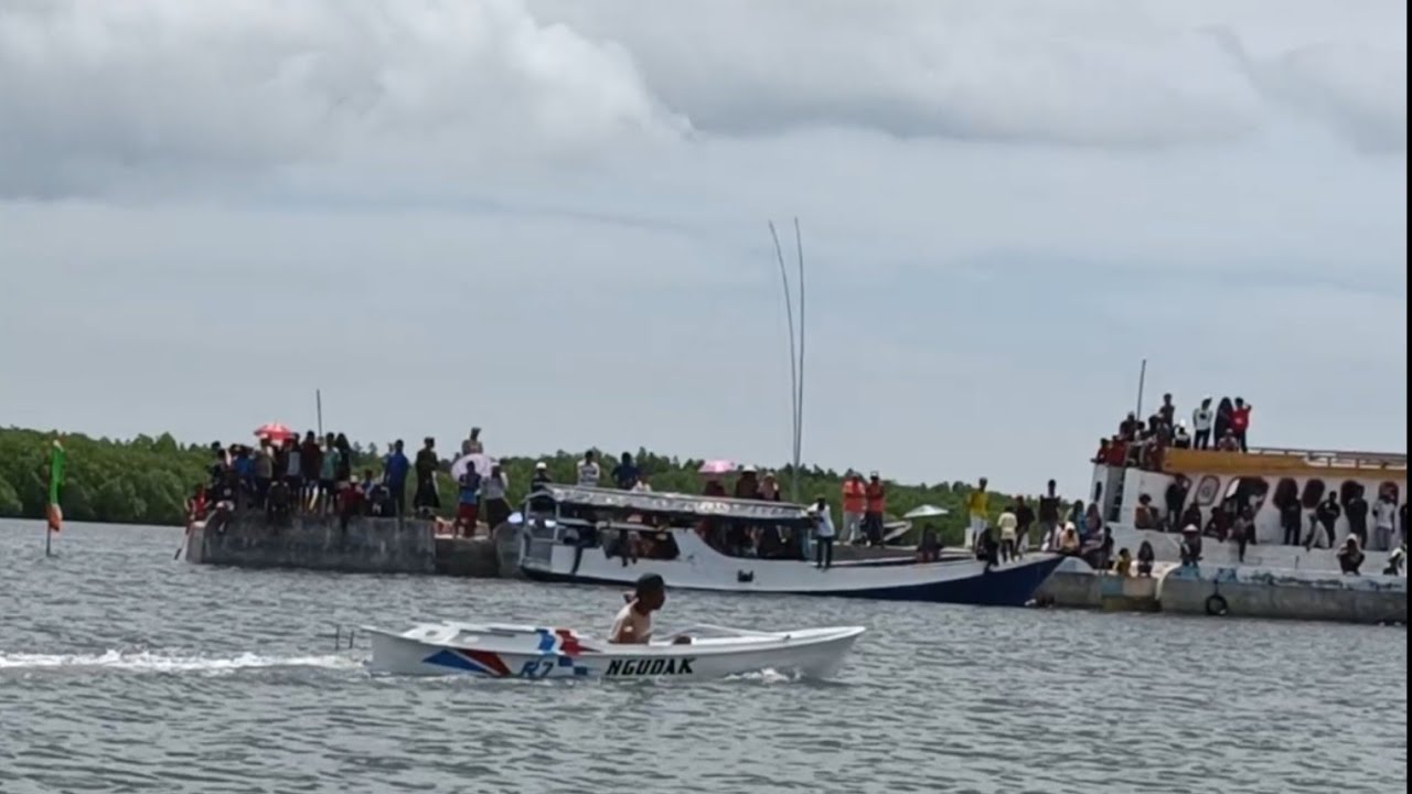 BALAP SAMPAN TINGKAT KECAMATAN DI PULAU SEPANGKUR B | KEPULAUAN SUMENEP-JATIM