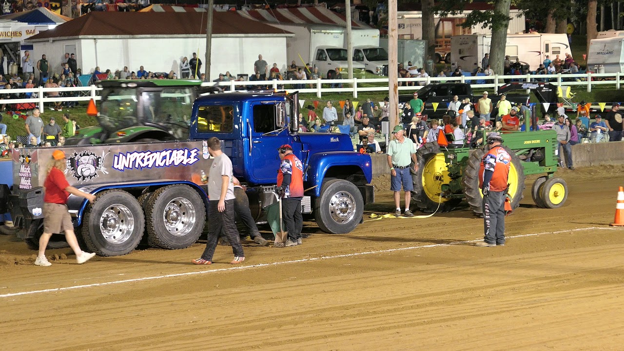 2018-07-28 Knox county fair tractor pull - Semis - 4K - YouTube