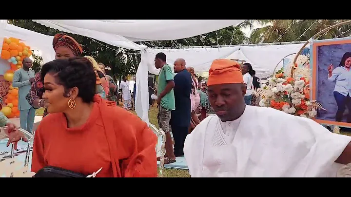 Aya d' Owner.....See How Mercy Aigbe Knee to greet Her Husband Adekazz at a Lagos Party