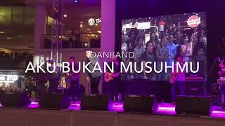 Dan Band Aku Bukan Musuhmu actionsundaysutos
