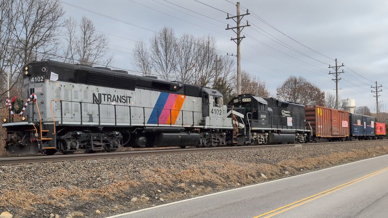 Railfanning DRRV/C&D Operation Toy Train in Northwest NJ 12-7-25 NJT GP40 4102 LHF GP38 2006 & more!