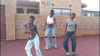 Phone yam dance challenge by Endulwini Crew dancers #phoneyam #amapiano #phoneyamdancechallenge 