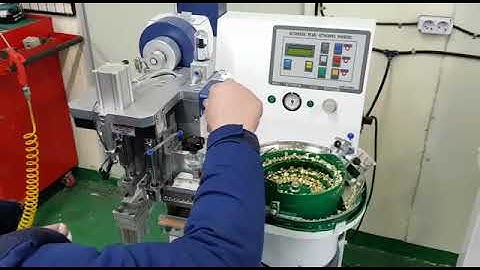 Round pearl and half pearl attaching machine (automatic moving)