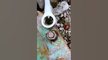 The process of screw cleaning = good tools can increase efficiency