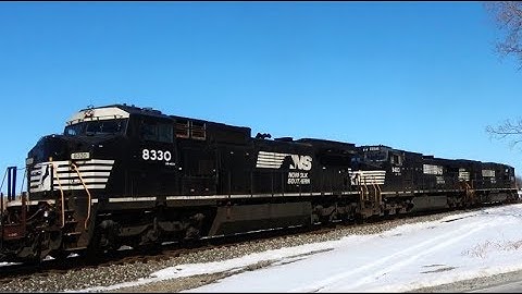 Dash 8 Dash 9 and SD70M Lashup on NS Train 4K UHD