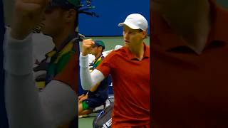 Sinner SWATS away this ball! 🎾