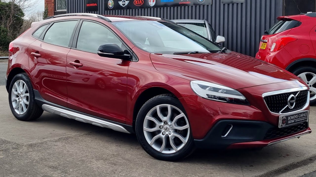 2017 67 Volvo V40 Cross Country 2 0 T3 5Dr In Flamenco Red 29k Miles 2017-67-volvo-v40-cross-country-2-0-t3-5dr-in-flamenco-red-29k-miles