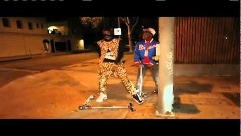 CHRIS BROWN  BENNY BENASSI   BEAUTIFUL PEOPLE [OFFICIAL VIDEO HD].avi