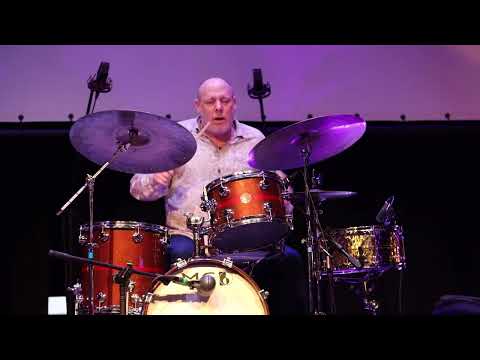 Assolo di batteria Jeff Ballard