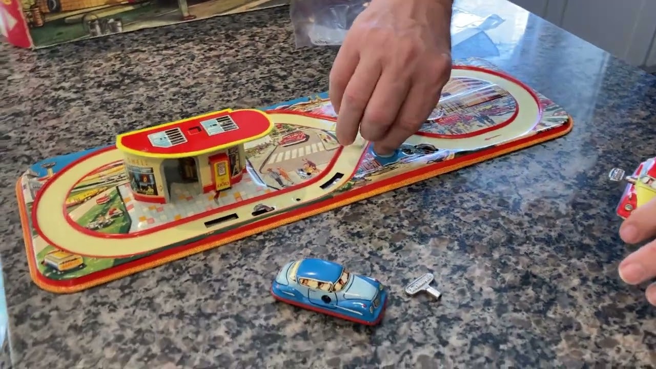 VINTAGE 1960 TECHNOFIX NR. 299 QUICK SERVICE FILLING STATION. 100% COMPLETE, WORKING AND W/BOX.