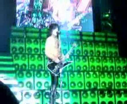 Kiss - I was made for lovin' you ( live in Milan )