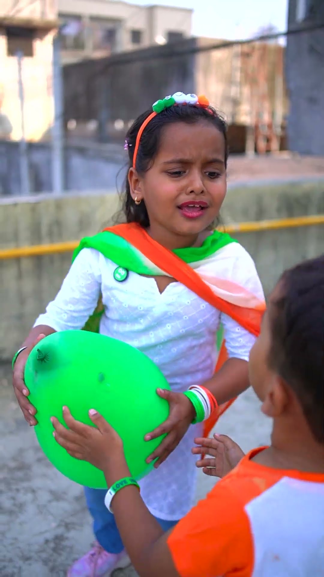 Arhaan ko mila Tringe wala Balloon  ??#shorts #viralvideo #trendingshorts