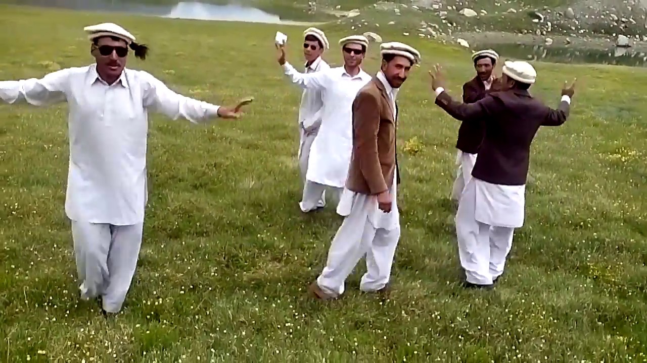 The Land of Mountains Dancing at oum rung  Hisper Valley