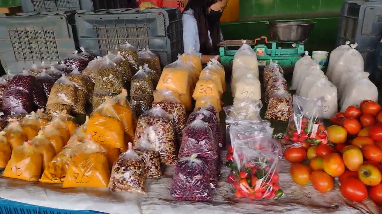 Fresh vegetables & Avacados in the Largest Organic Market in Sikkim/Gangtok.!.