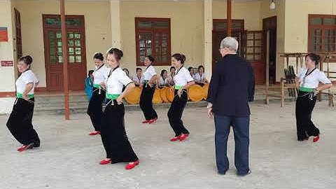 Học múa Thái thôn Đoàn Kết, thị trấn Phong Thổ