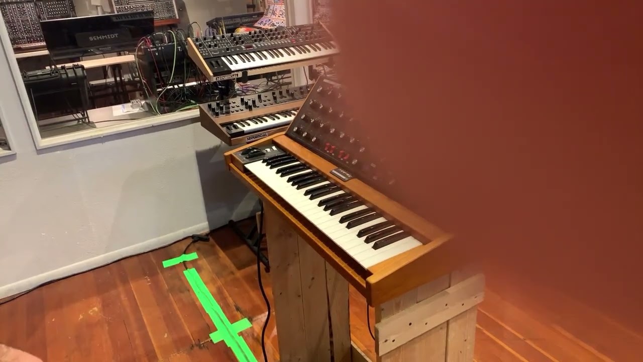 Moog - Voyager OS (Old School) New/Old stock - YouTube