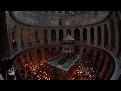 Vidéo: Comment Allumer Des Bougies Dans Une église Orthodoxe