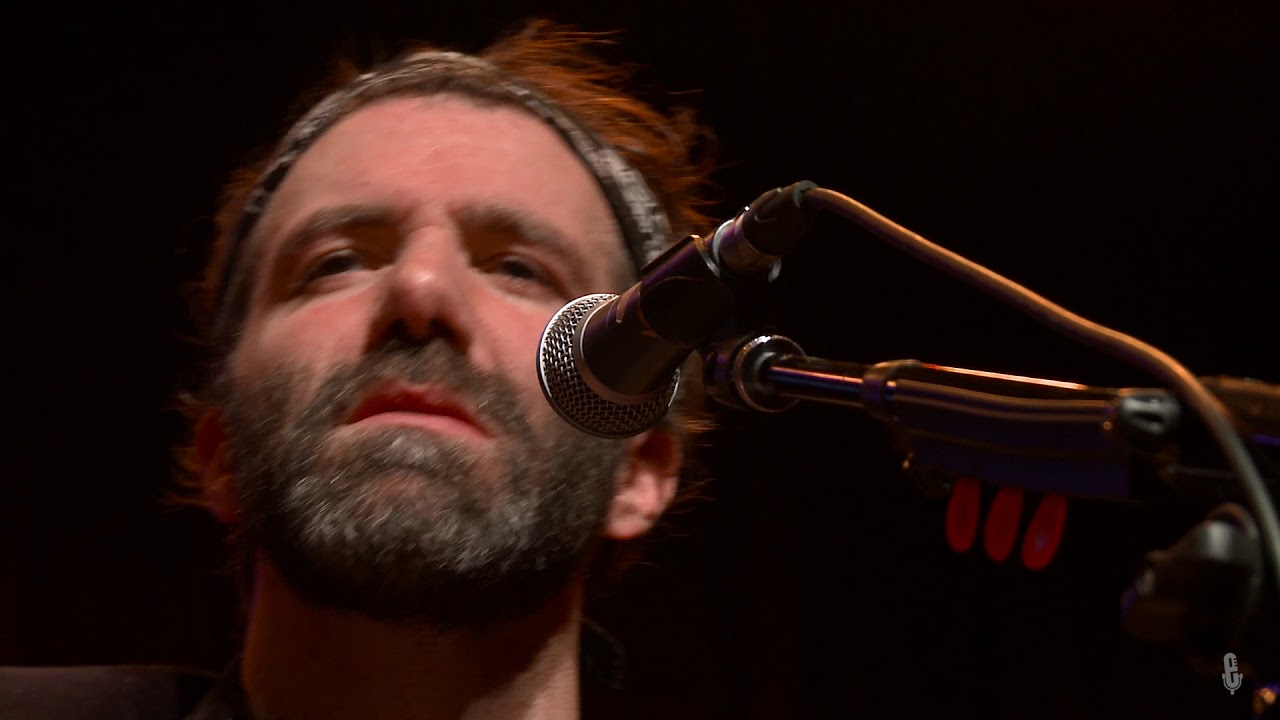 Guarda Stephen Kellogg - Objects In The Mirror (Live on eTown) su YouTube Guarda Stephen Kellogg - Objects In The Mirror (Live on eTown) su YouTube