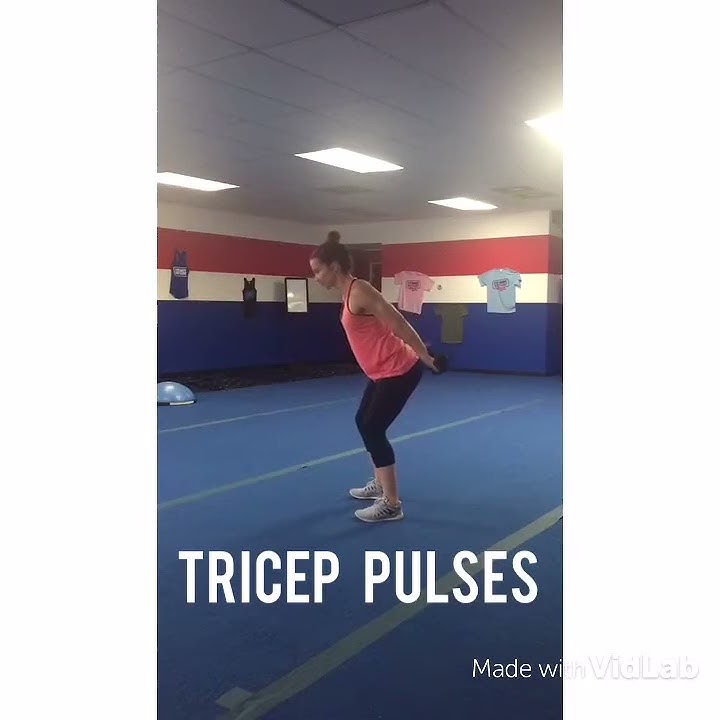 Tricep Kickback Pulse - YouTube