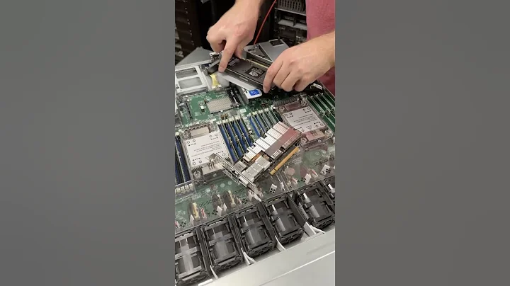 200GbE Bluefield-2 DPU going to work. This is a 1U that has few PCIe slots, so we pulled the T4.