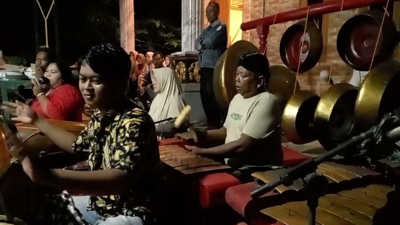 TOLE-TOLE GENDING SINTREN HAYUNING KENCANA SARI LIVE MUNJUL 