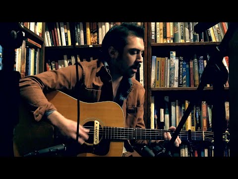 Caiola - Dancing in the Dark (Live Acoustic Cover)