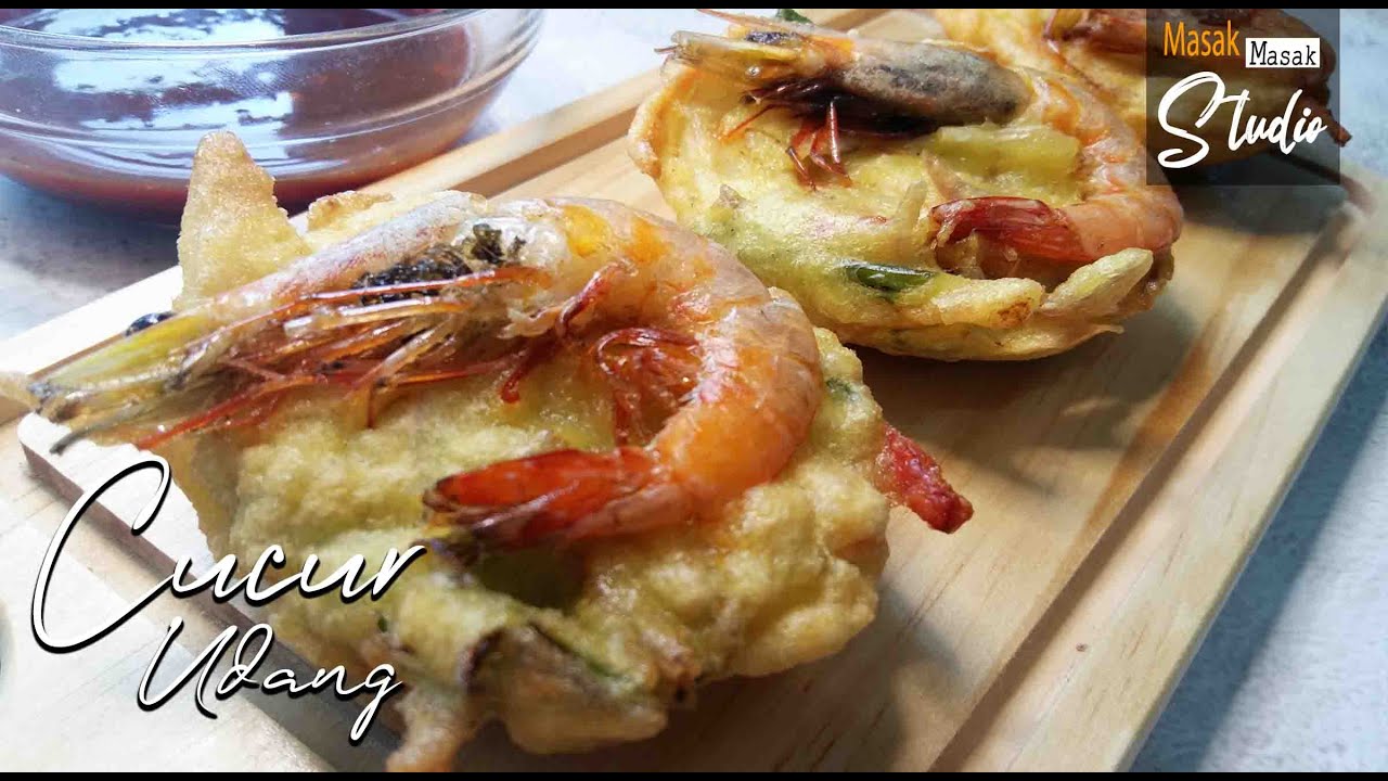 CUCUR UDANG GEBU DI DALAM RANGUP DI LUAR bersama sos 