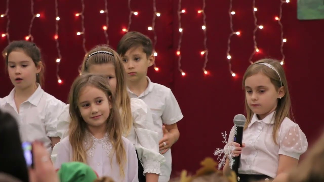 Karácsonyi műsor a Herédi Iskolában