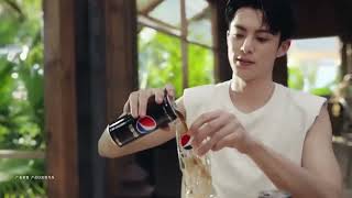 Zhao Lusi x Wang HeDi ( Pepsi commercial) Resimi