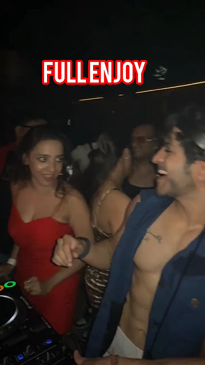 🥳 Tinku Jiya #shortsfeed #shorts #dance #trending #viralvideo #tinkujiya #enjoyment #youtube #utube