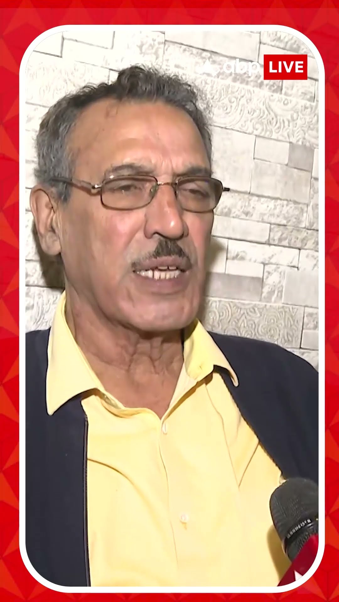 উত্তাল বাংলাদেশ, কীবলছেন প্রাক্তন ফুটবলার সুব্রত ভট্টাচার্য?
