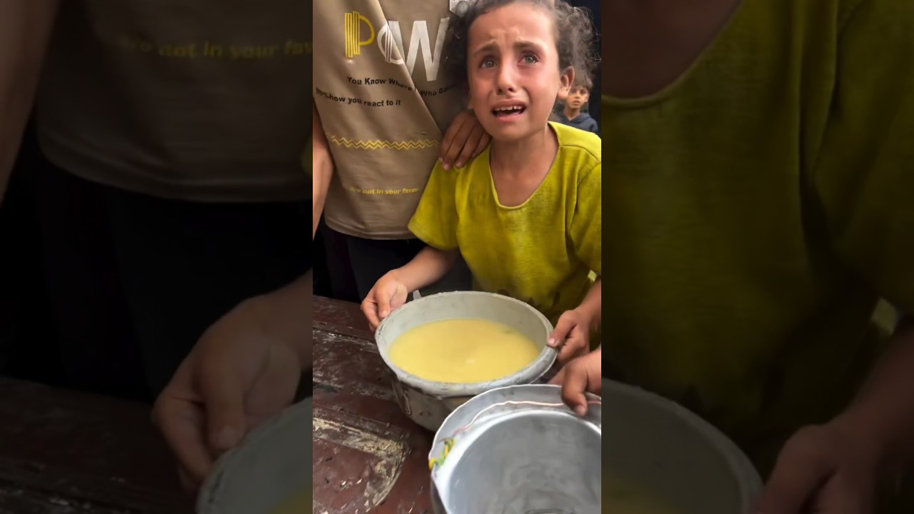 Look at these little fairies who are asking for food. It is very difficult to get food.#foryou #duet