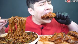 왕쟁반짜장에 캡사이신가루 청양고추를 넣고 자메이카와 먹어보았습니다 화이팅주의 리얼사운드 먹방 REAL SOUND MUKBANG SOCIAL EATING