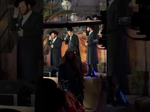 הפקת ענק בדי סיטי עם זאנוויל/מוטישטיינמץ/ויזל/מלכות/בני לאופר מנצח על 20 כלים huge production  dcity